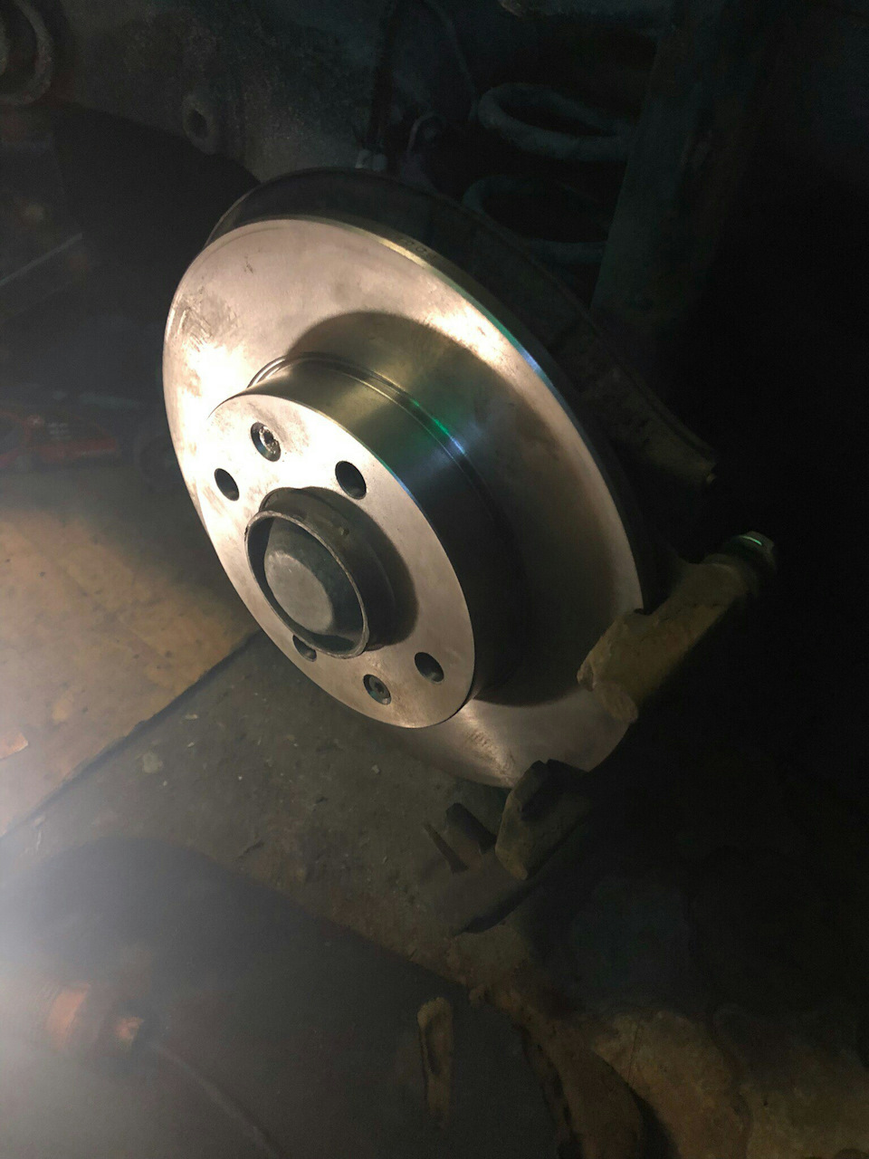 Покраска суппортов замена дисков и колодок — Peugeot 307, 2 л, 2003 ...