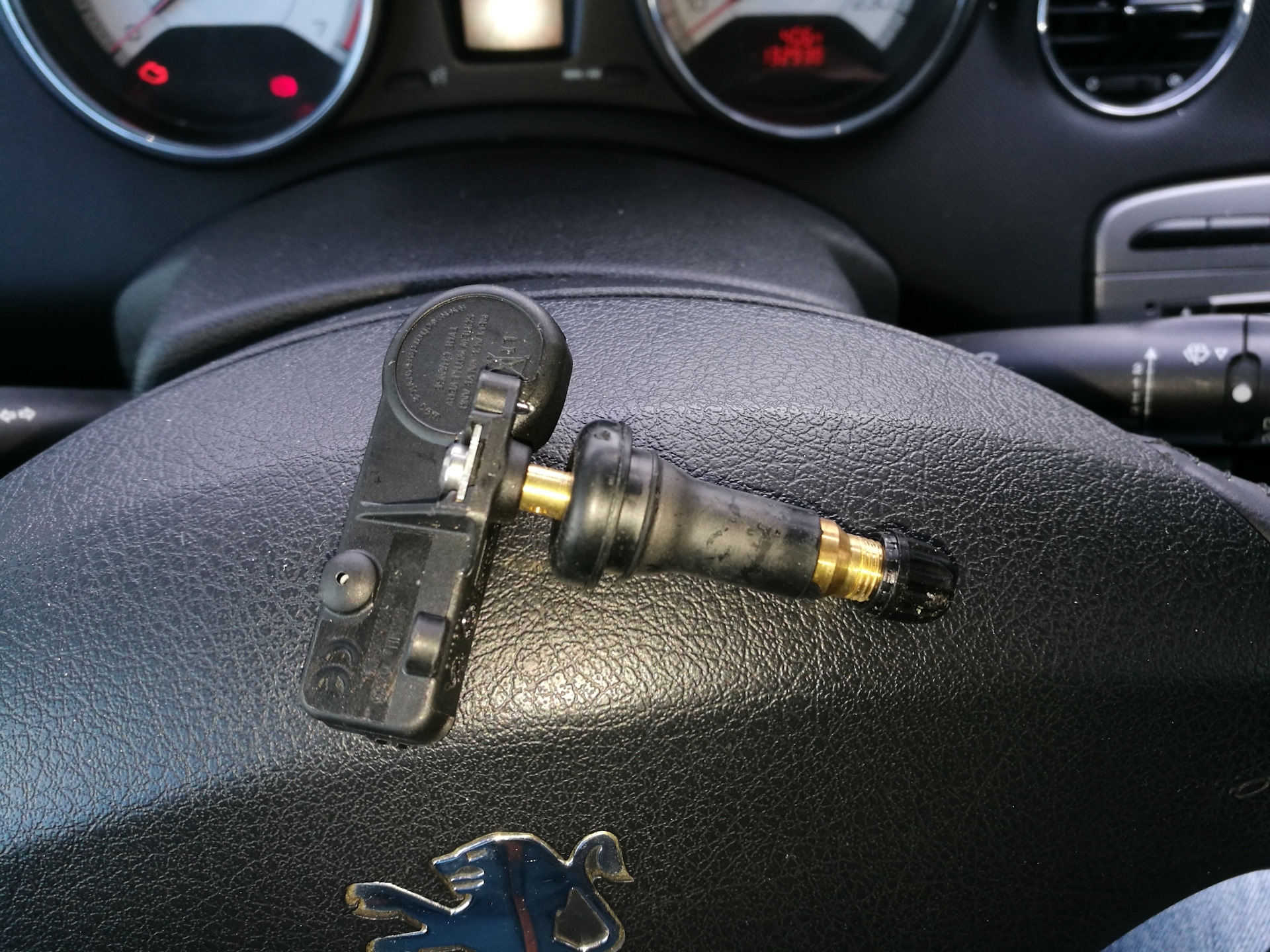 Датчики давления, приехали:) — Peugeot 308 (1G), 1,6 л, 2008 года ...