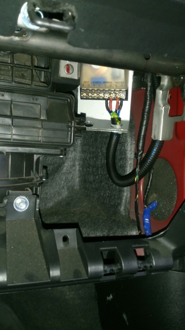 Прячу кроссовер Ivolga SB-6.3 под панель Киа Рио 3. — KIA Rio (3G), 1,6 ...