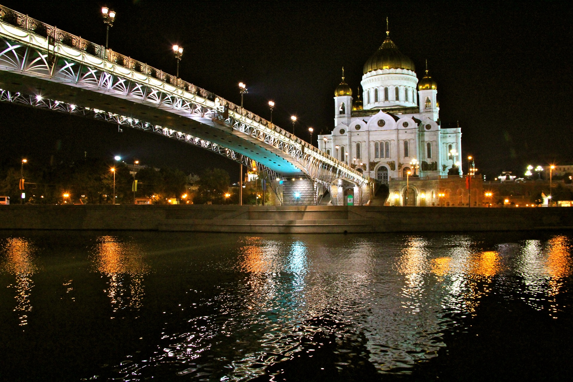 Храм на набережной москва