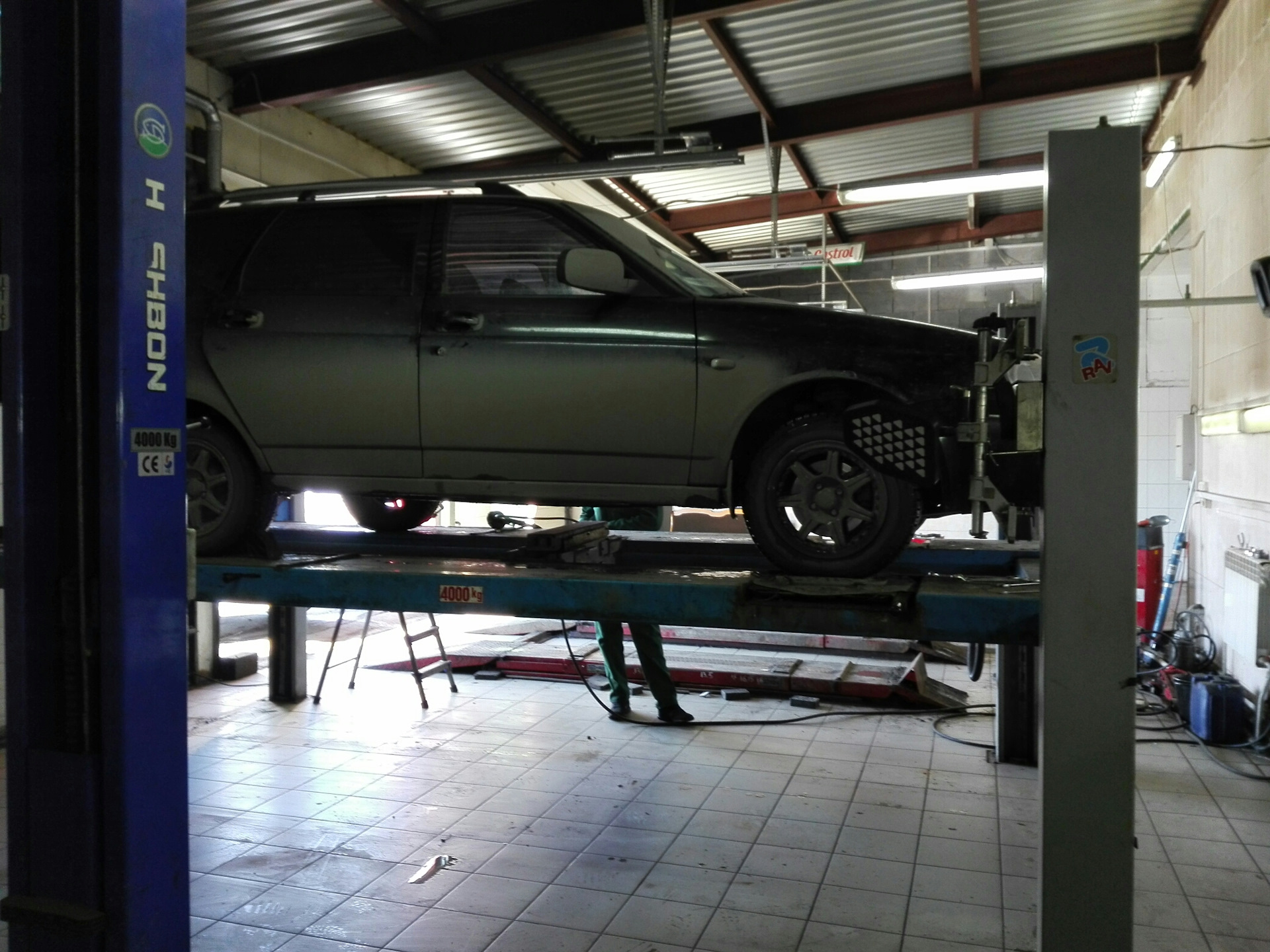 Увеличение клиренса — Lada Приора универсал, 1,6 л, 2011 года | другое ...