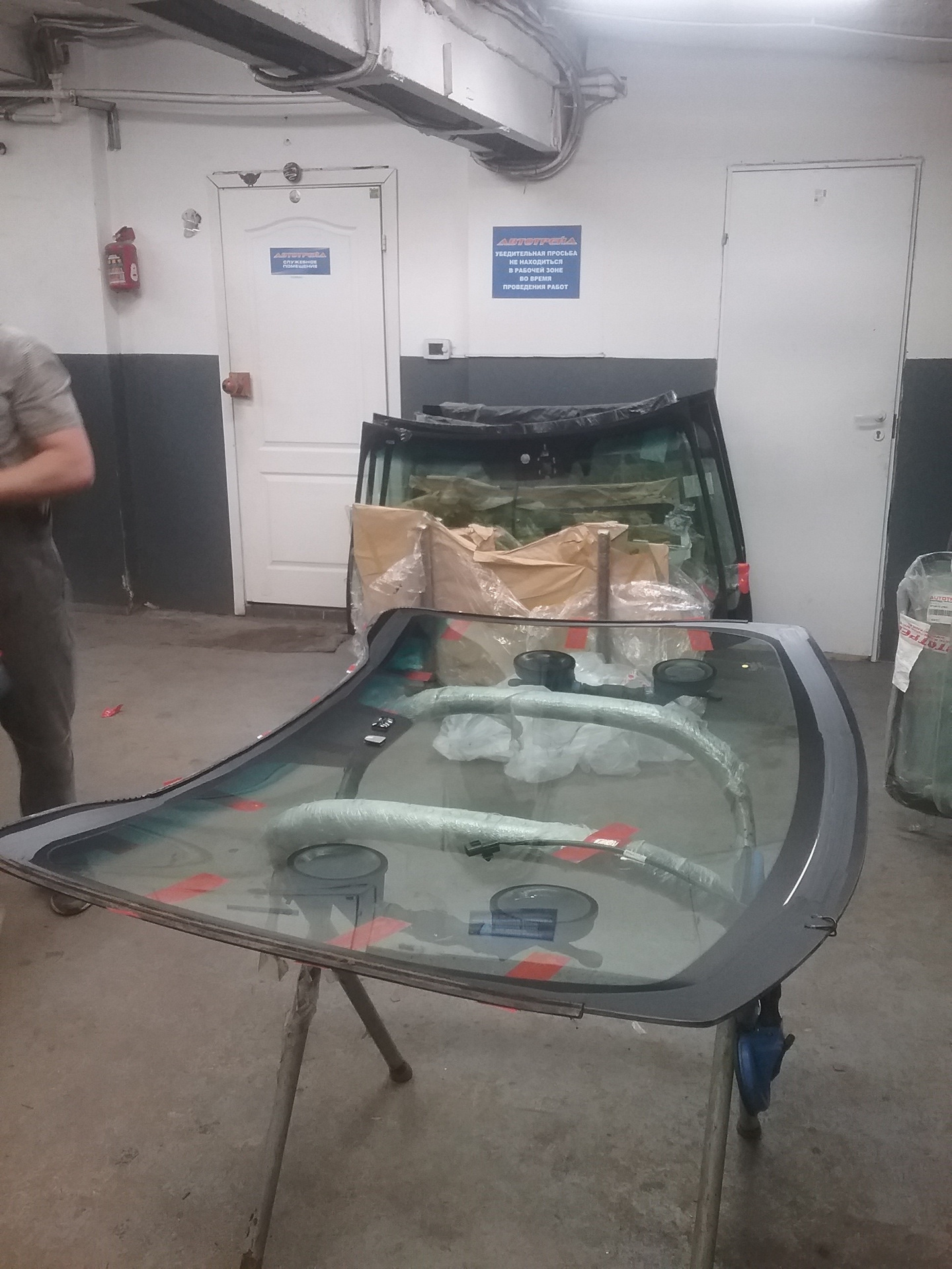 Заменил треснутое стекло. — KIA Sportage (3G), 2 л, 2012 года | визит ...