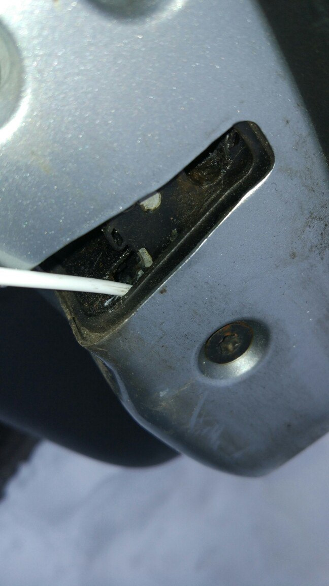 дверь киа сид 2009. центральный замок хендай гетц. не закрываются двери после мороза. не закрывается дверь форд мондео 4. не закрывается дверь оптима на бортом компьютера.