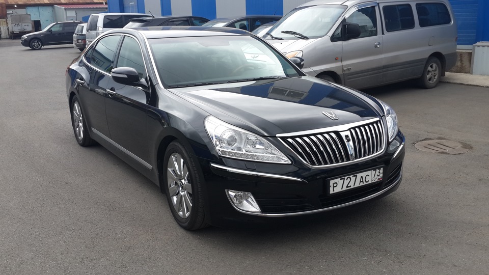 Hyundai Equus значок на капоте