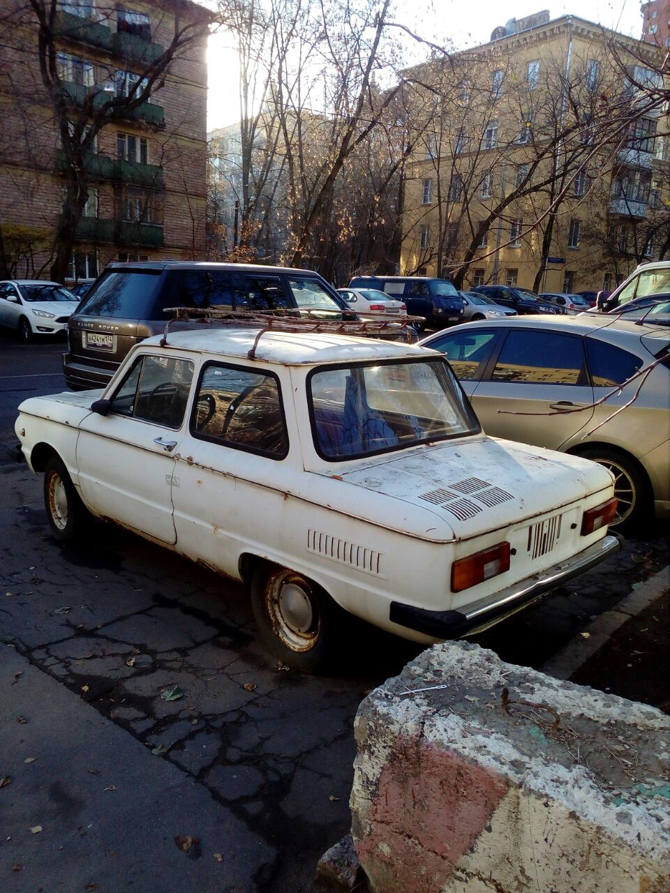 Экспозиция на Октябрьском поле — Сообщество «Брошенные Машины» на DRIVE2