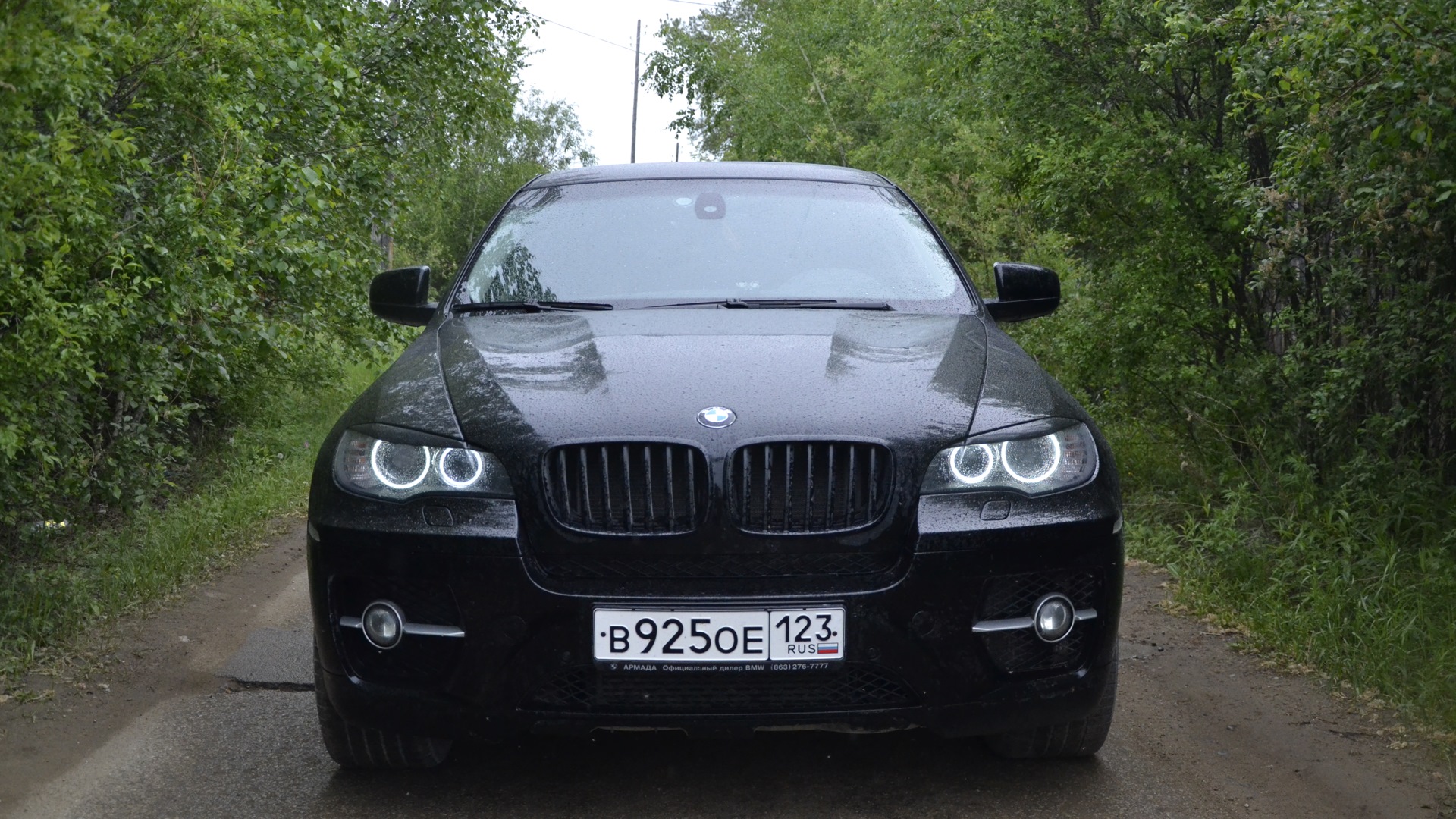 BMW x6 РІ С‚РµРјРЅРѕС‚Рµ