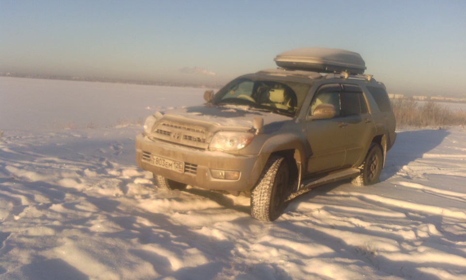 Зима! Крестьянин, торжествуя, На дровнях обновляет путь; Его лошадка ...