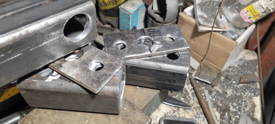 Пластины усиления кузова для задних креплений — ИЖ 2717