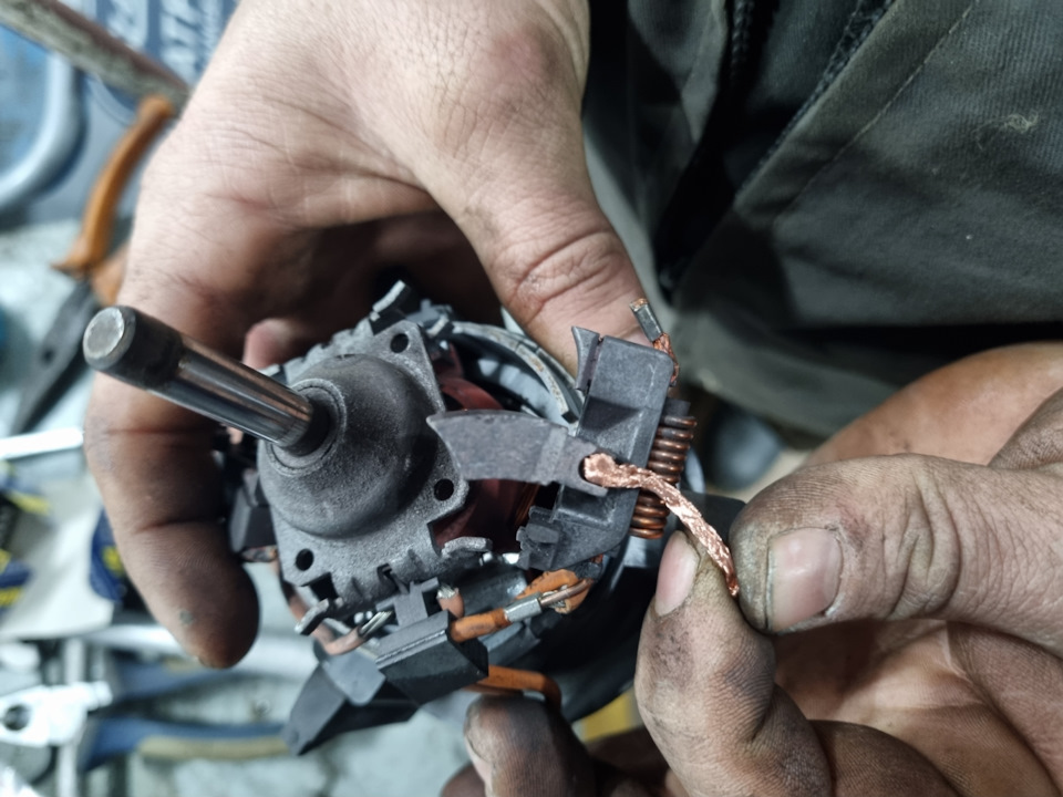 Замена щёток моторчика печки октавия а7 — Skoda Octavia A7 Mk3, 1,8 л ...