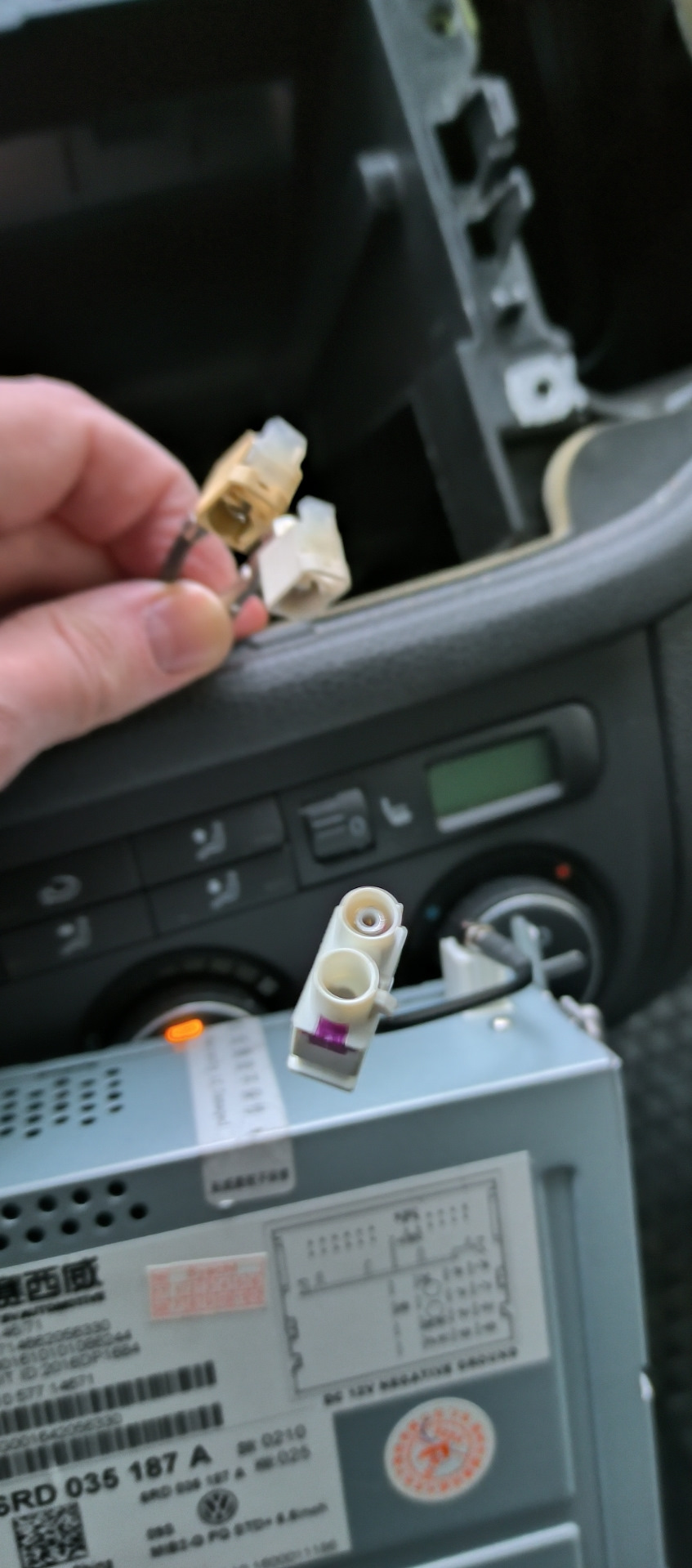 переходник на антенну для Rcd310 — Volkswagen Tiguan (1G), 2 л, 2009 ...