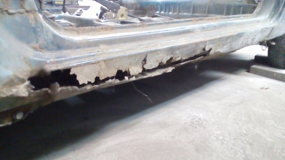 Замена левого порога и частичный ремонт днища — Lada 11113 Ока, 0,7 л ...