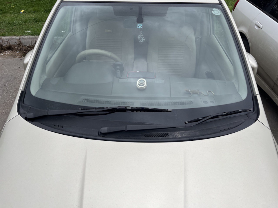 Уголки Жабо — Nissan Tiida (1G), 1,5 л, 2004 года | запчасти | DRIVE2