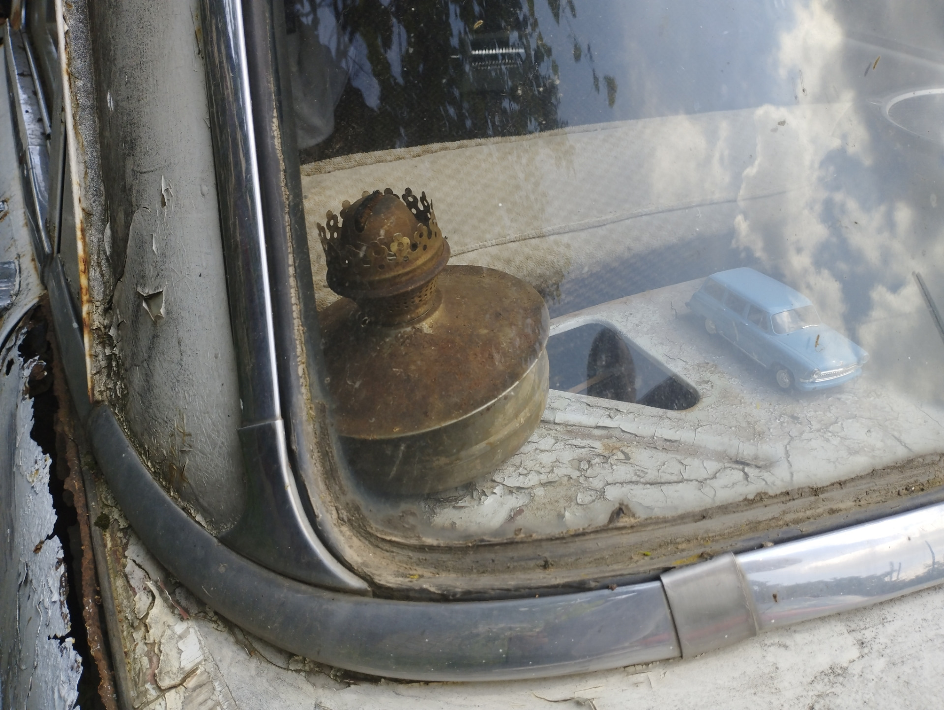 На стартере Моя Шавка заводиться., _ чуть ключь отпустил и сразу ...