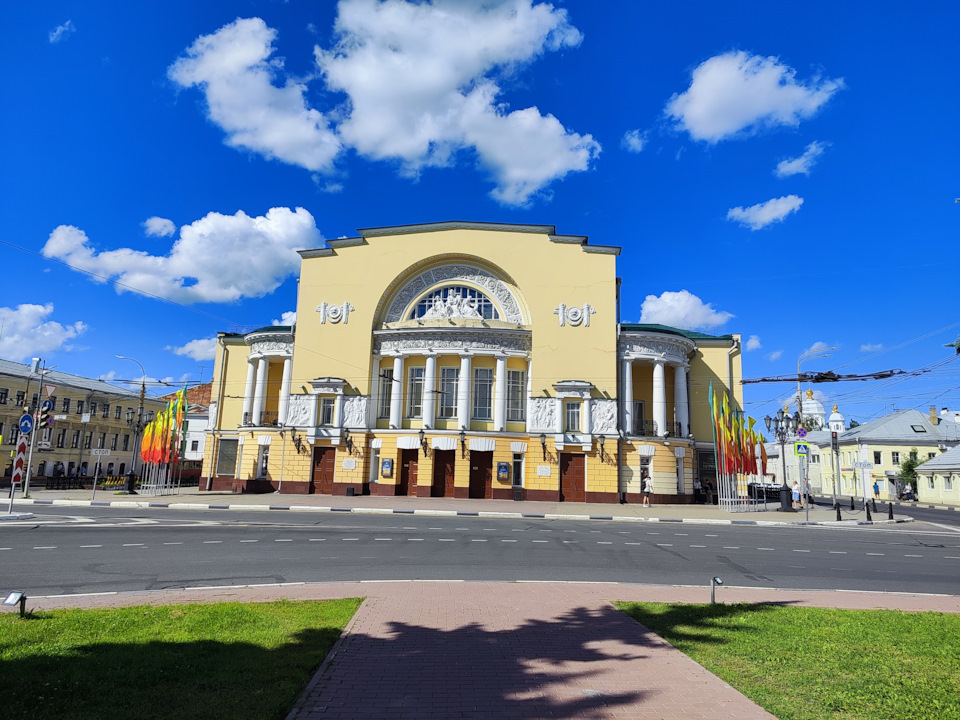 31. Поездка в Ярославль на выходные — Cadillac Escalade (3G), 6,2 л ...