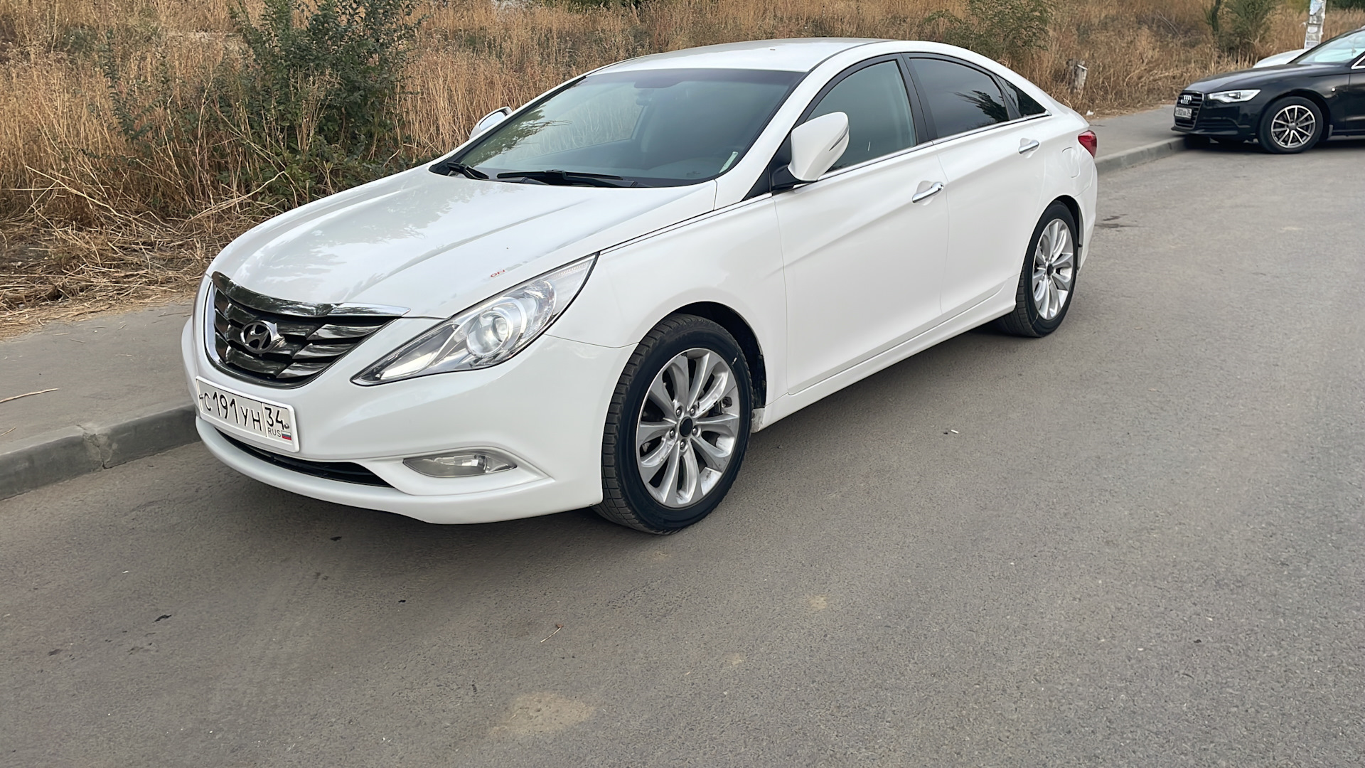 Hyundai Sonata VI (YF) 2.0 бензиновый 2012 | Беленькая на DRIVE2