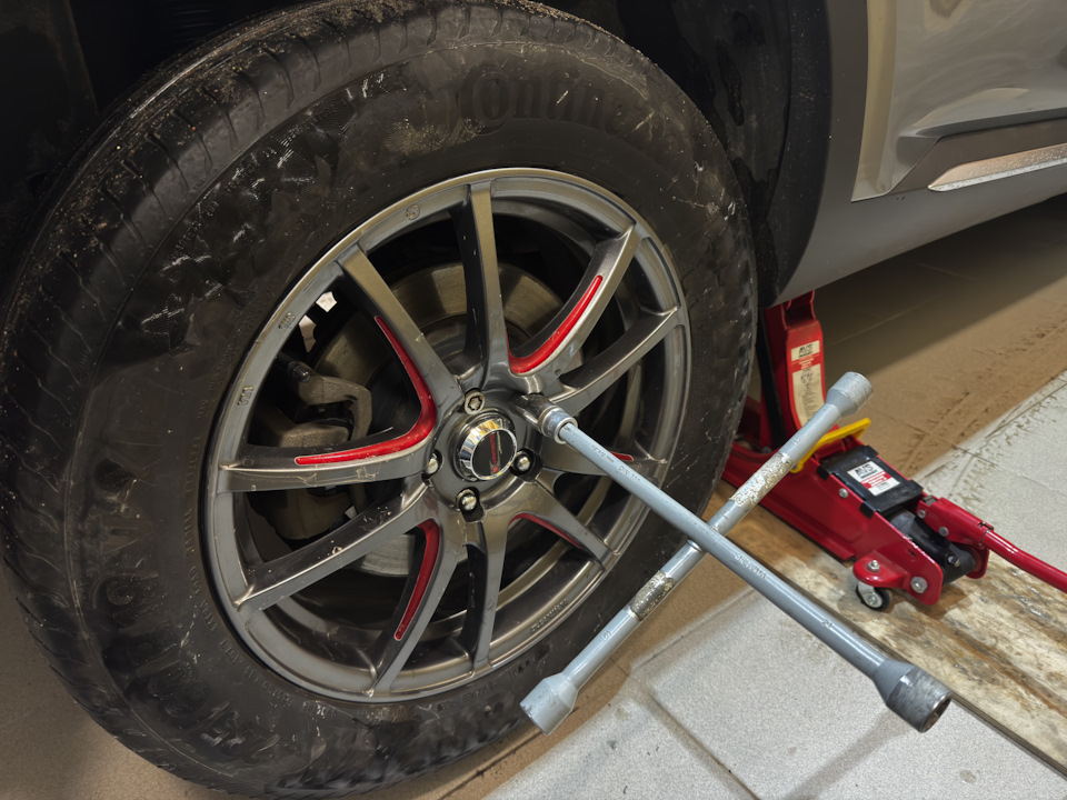 После замены колодок колесо стало крутится легче, чем со старыми. — KIA Sorento (4G)