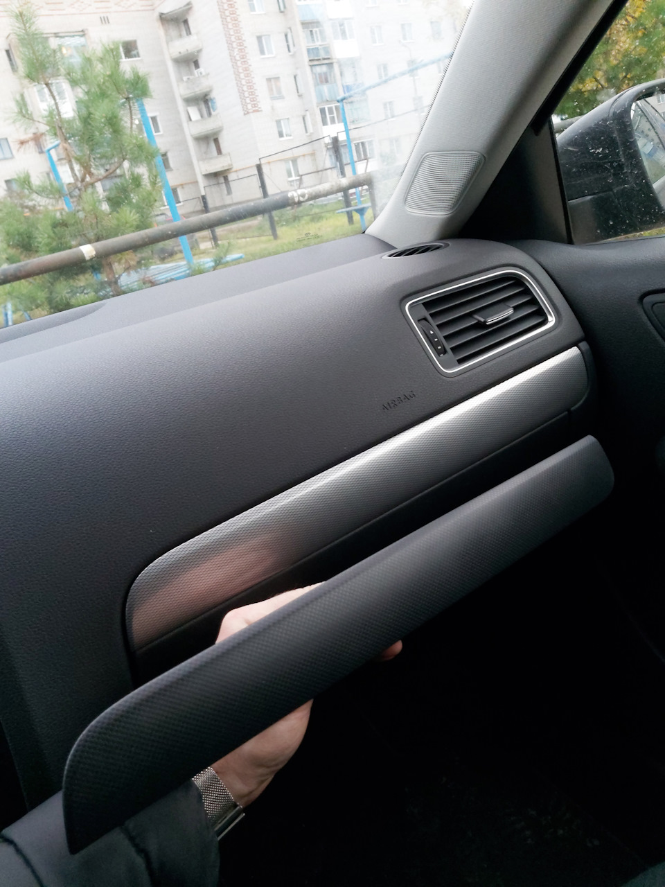 Как снять декор панель Замена декоративных вставок салона - Volkswagen Jetta VI, 1,4 л, 2014 года стайл