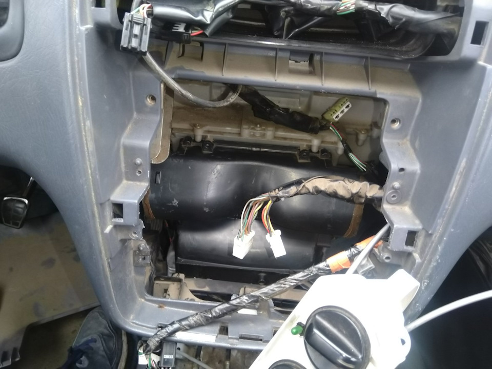 Холодно на улице — холодно в салоне — Toyota Picnic (1G), 2 л, 1998 ...