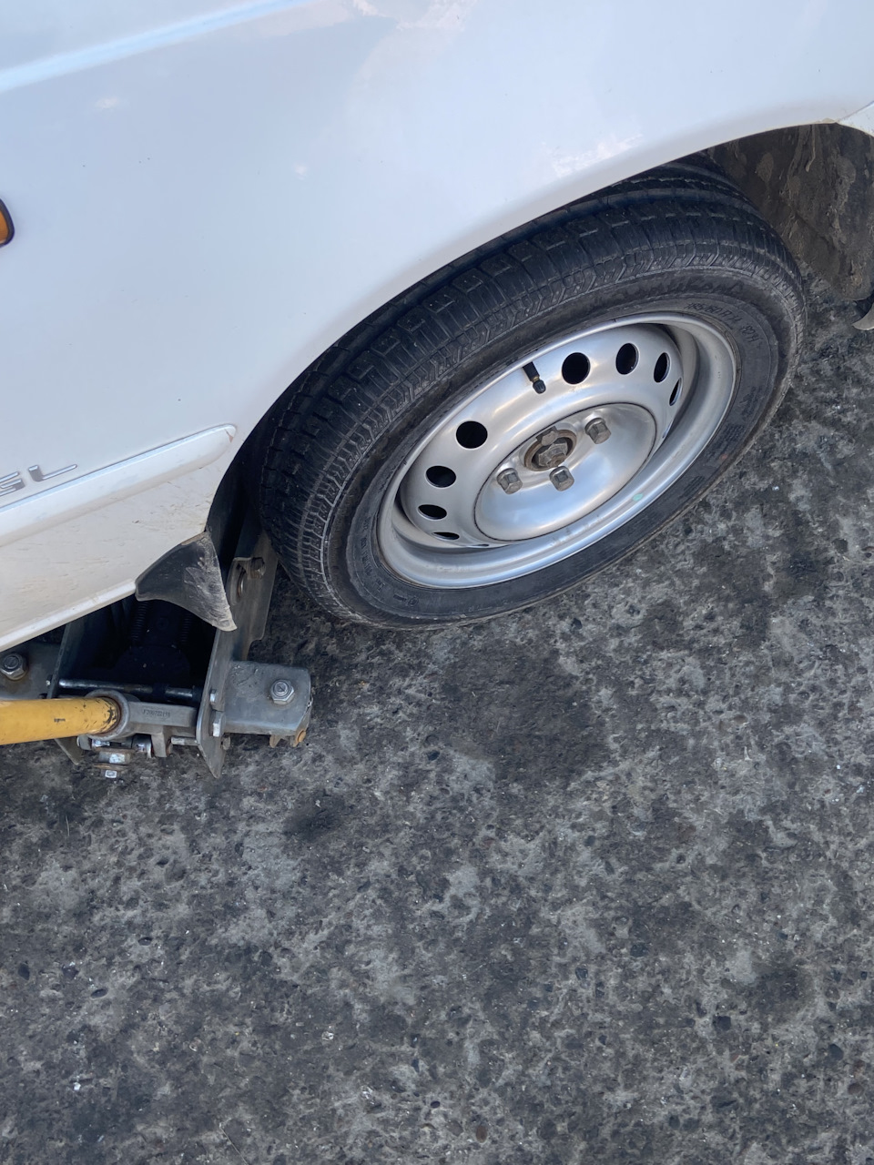 Колесо спустило — Chevrolet Nexia, 1,6 л, 2010 года | поломка | DRIVE2