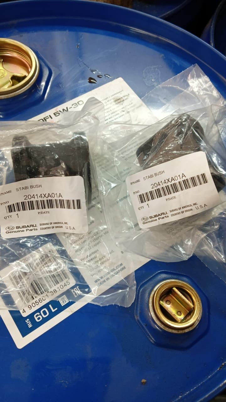 Фото в бортжурнале Subaru Tribeca B9. Запчасти на фото: 20414XA01A