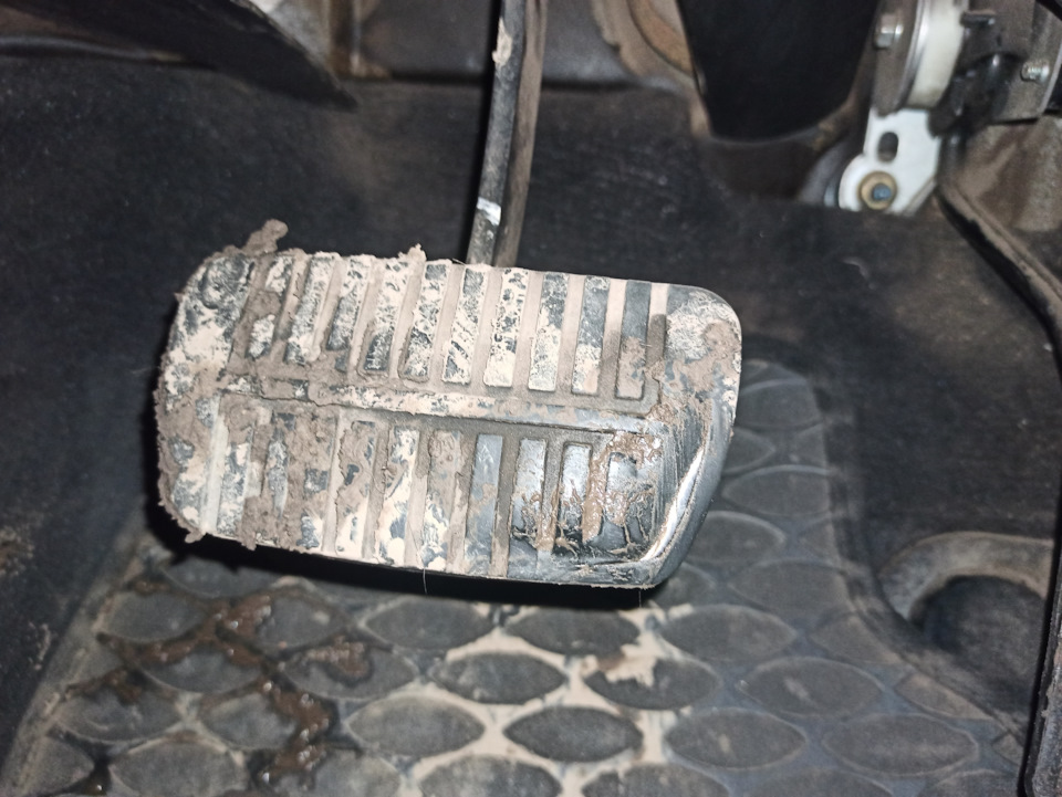 старая вся в грязи и дырявая — Subaru Legacy (BL/BP)