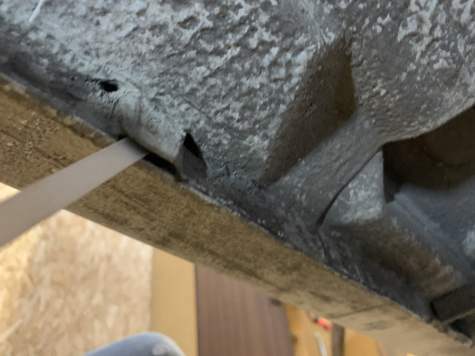 Дренажные отверстия порогов — Lada Гранта лифтбек, 1,6 л, 2018 года ...