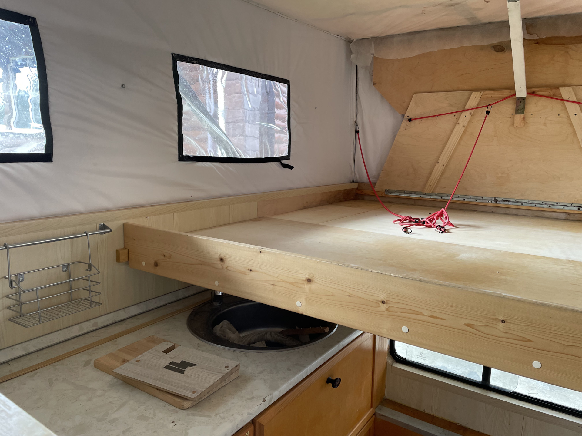 Из пикапа, в домик на колесах. — Toyota Tundra (II), 5,7 л, 2011 года ...