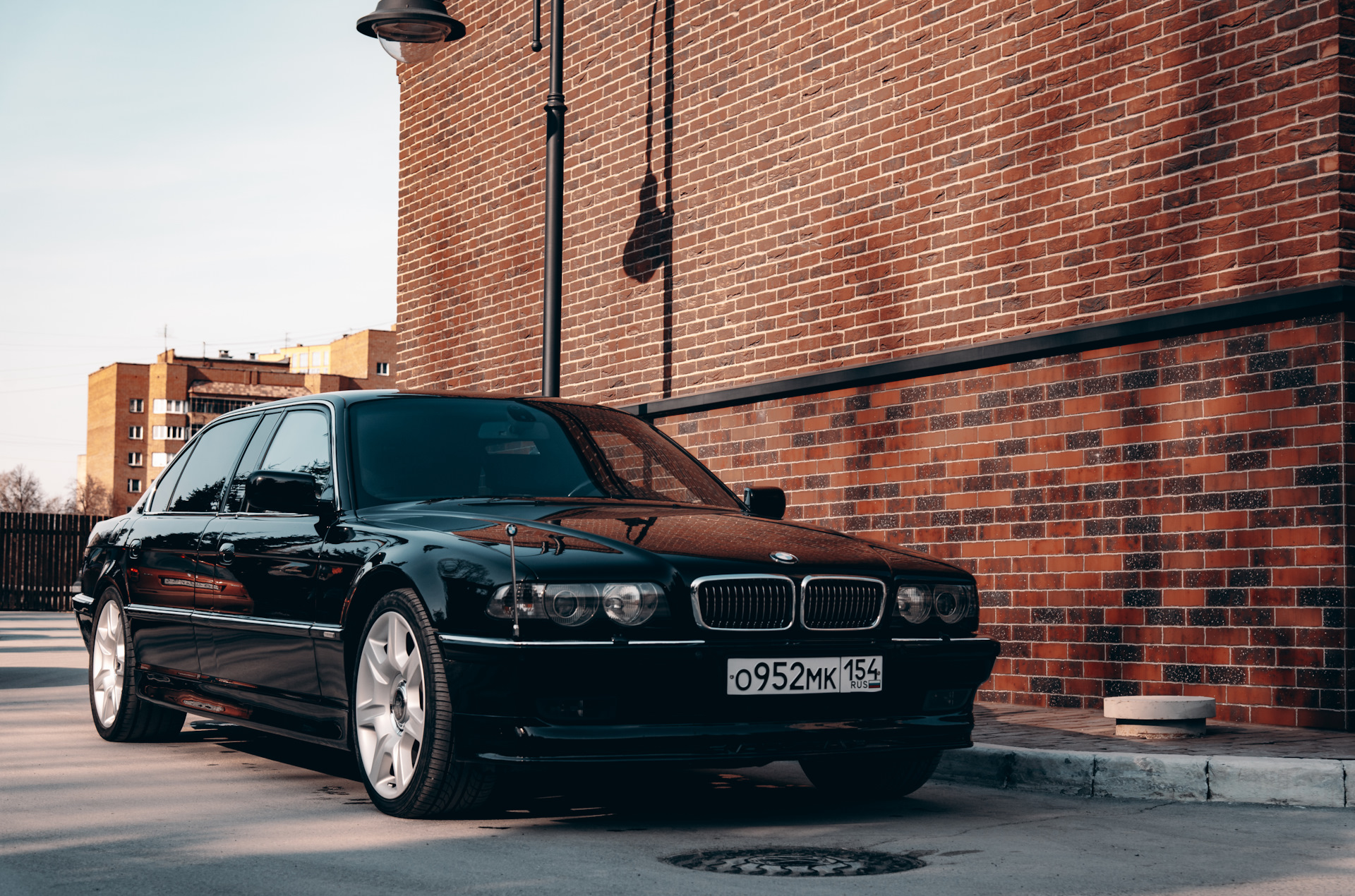 Е38 рест. Bmw e38 l7. бмв 750 е38. бмв е38 750 il. bmw е38 бумер.