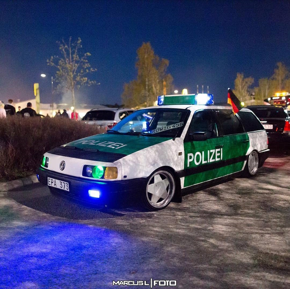 Про Polizei — Volkswagen Passat B3, 1,8 л, 1993 года | аксессуары | DRIVE2