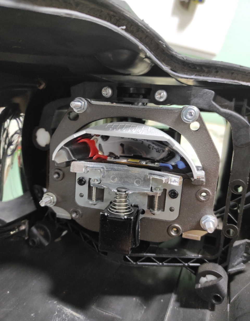 Шторка переключения света вертикальная — Toyota Camry (XV40)