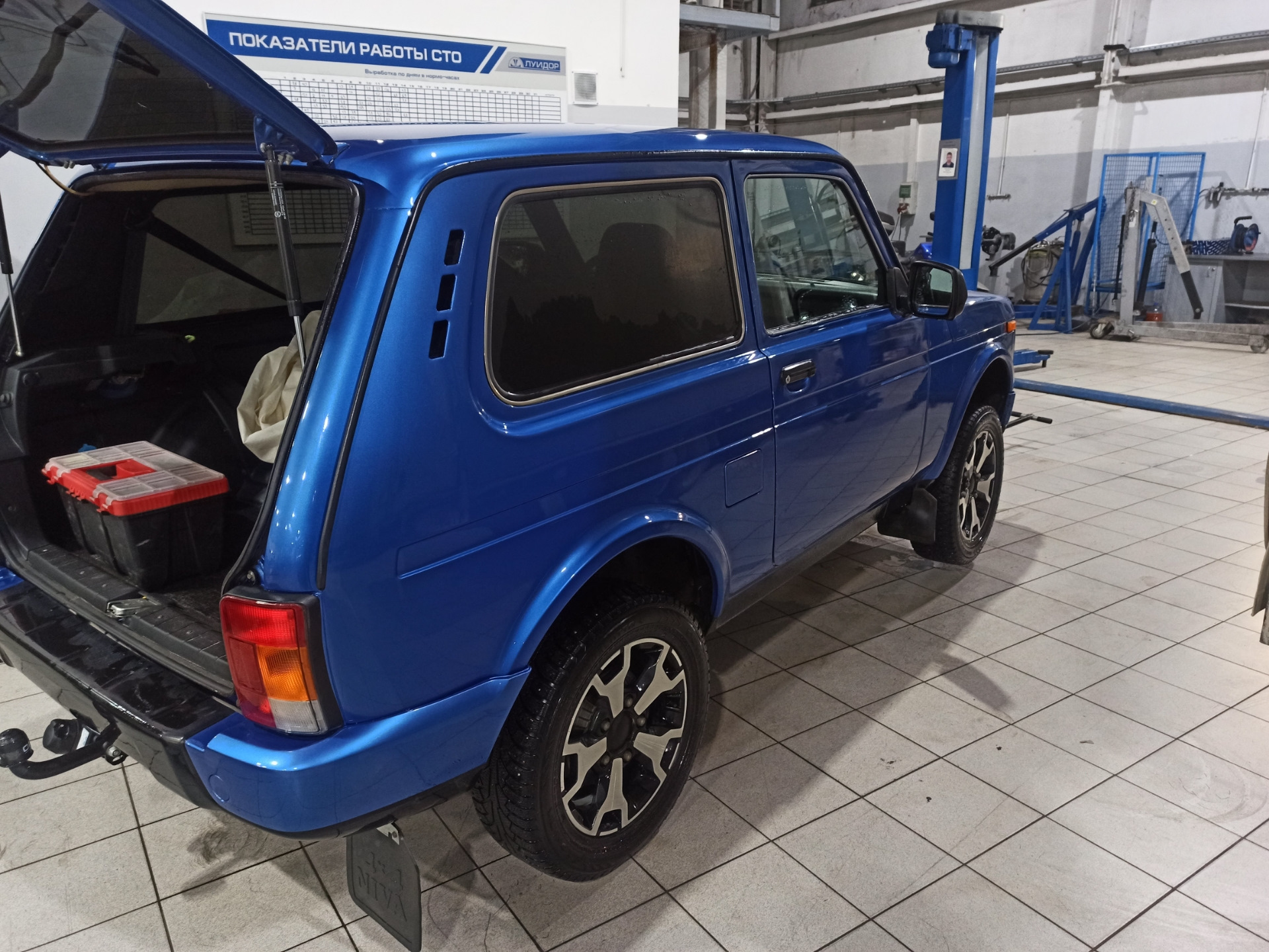 Установка сигнализации СтарЛайн а93 и Эва коврики — Lada 4x4 3D, 1,7 л ...