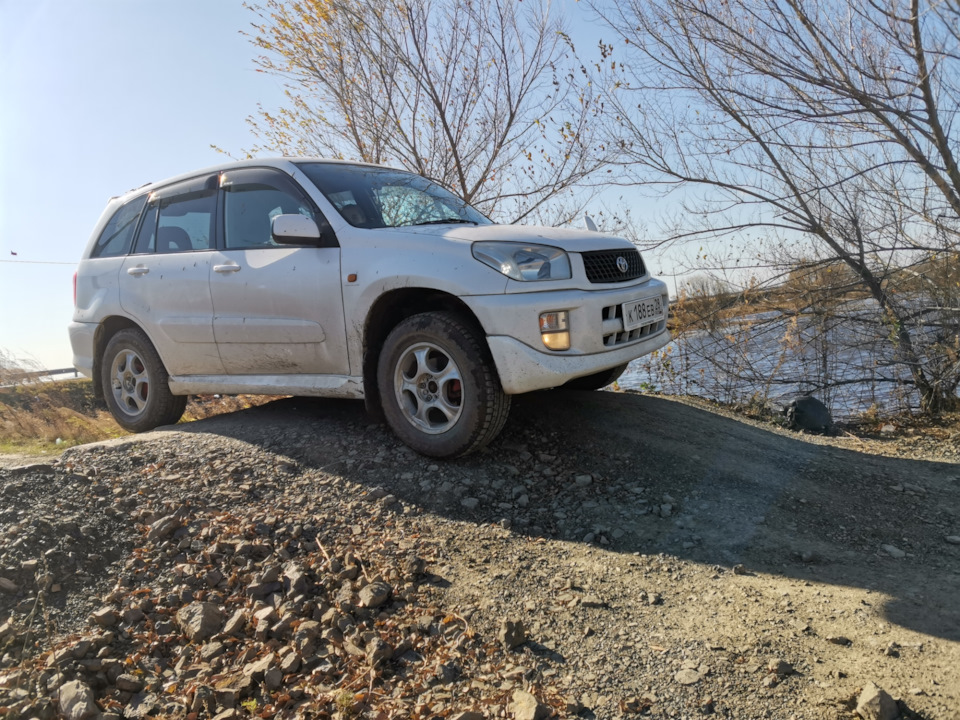 Просто фото — Toyota RAV4 (II), 1,8 л, 2001 года | покатушки | DRIVE2