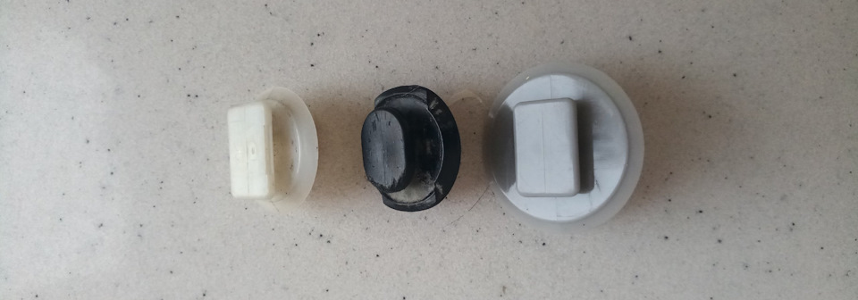 Ракурс 1. Cравнение G22C51SJ3 vs BP4L51SJ3 MAZDA. — Mazda 6 (1G) GG. Запчасти на фото: G22C51SJ3, BP4L51SJ3