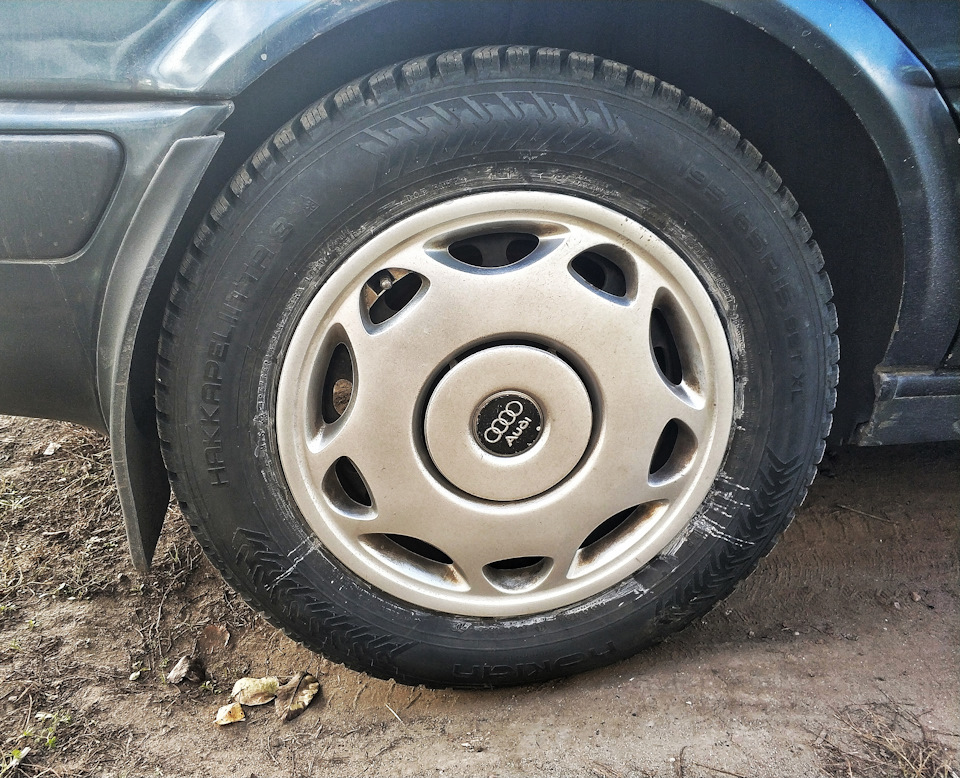Nokian Hakkapeliitta 8. Переобулся в зиму. — Audi 80 (B4), 2 л, 1992 ...