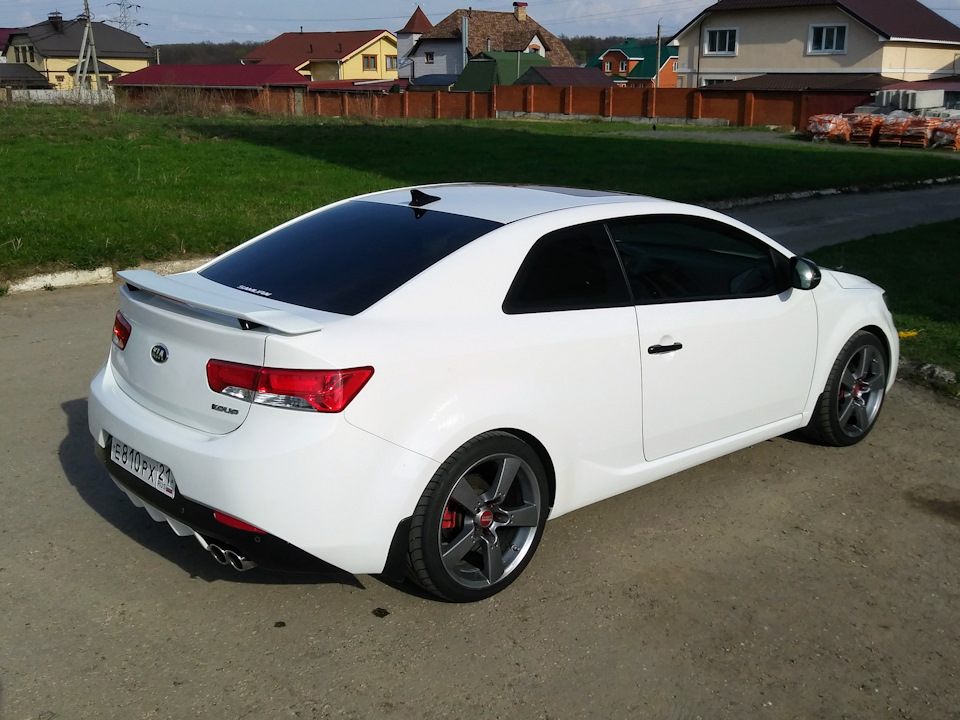 Kia Cerato Koup 2 белая