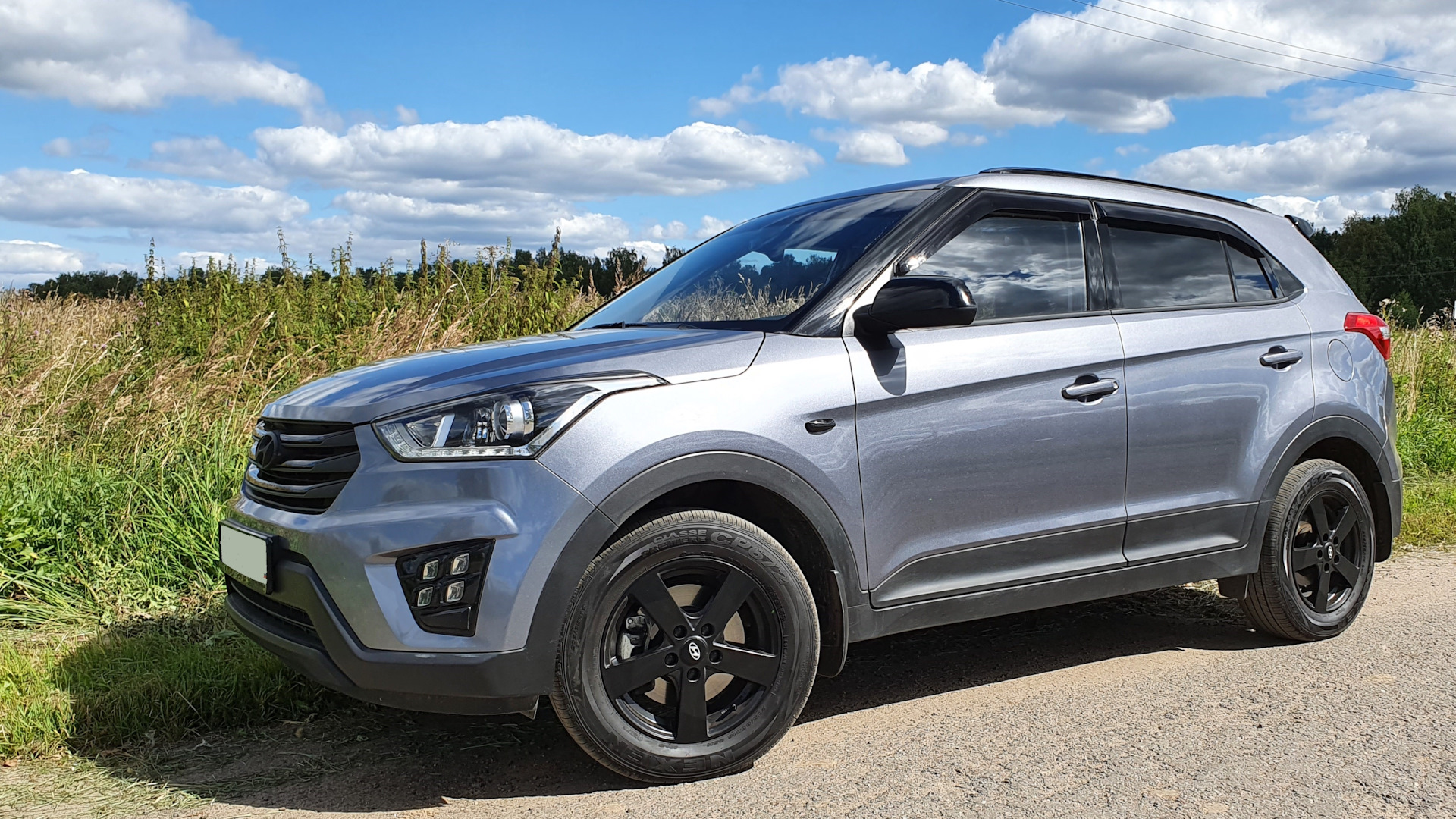 Хендай крета тонированная в круг. Hyundai creta r18. Хендай крета r18. Крета 2 диски. Колеса на hyundai creta 2.