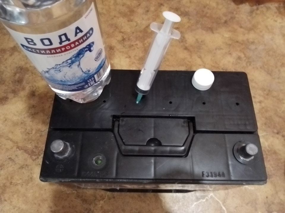 Доливка воды в необслуживаемый аккумулятор Topla TOP 95 — УАЗ Patriot ...