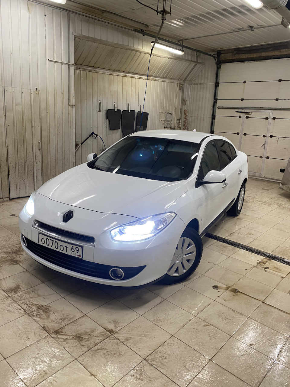 Замена ограничителя двери — Renault Fluence, 1,6 л, 2012 года | поломка |  DRIVE2