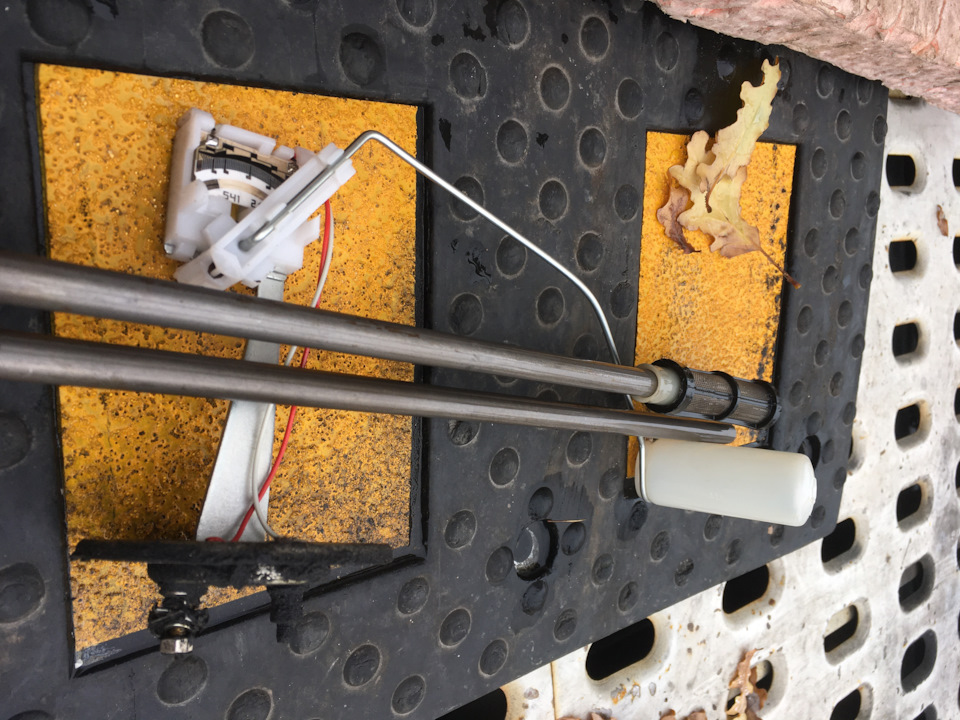 Датчик уровня топлива Валдай 331061 — ГАЗ Валдай, 3,8 л, 2014 года ...