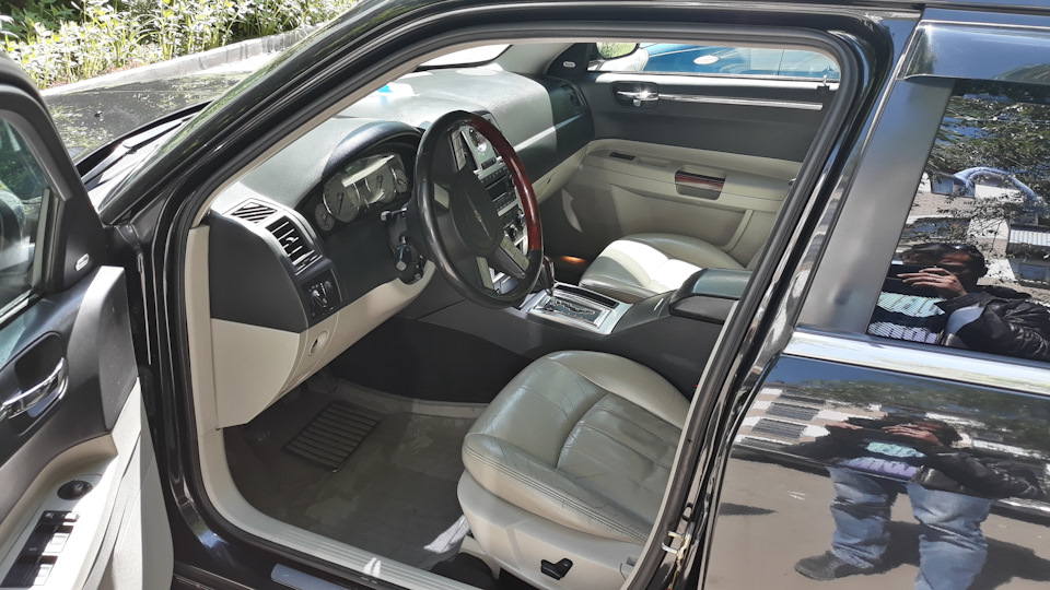 Фото в бортжурнале Chrysler 300C (1G)