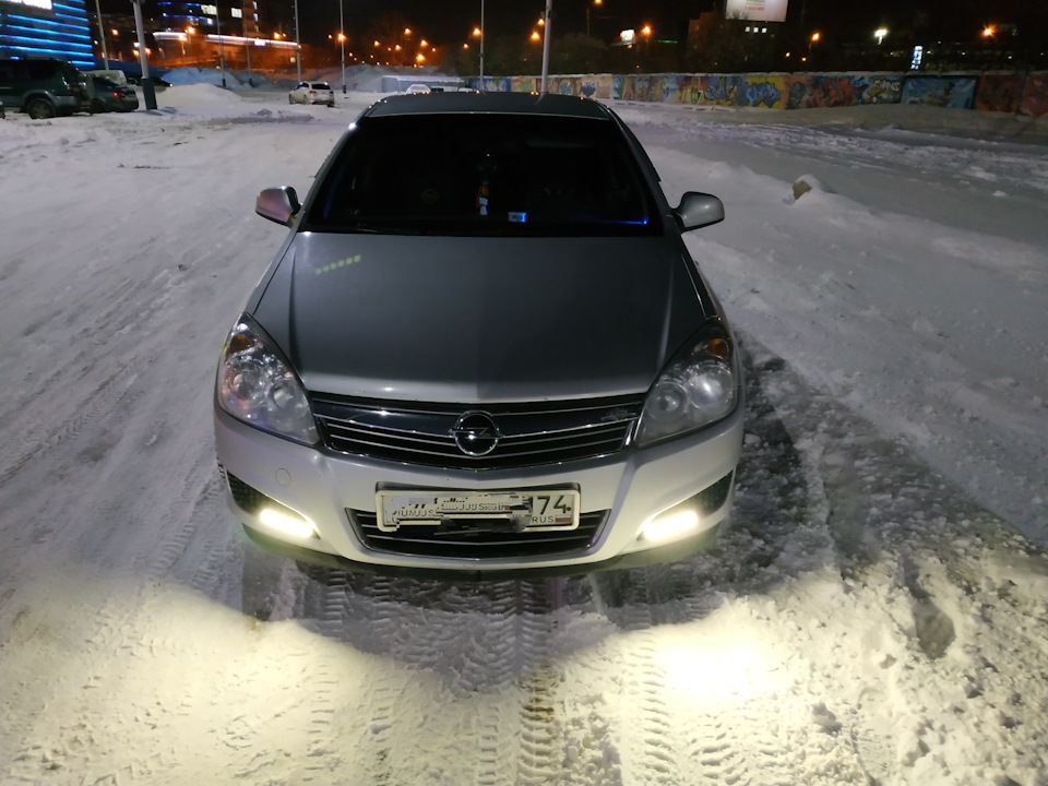 Подсветка в подкапотное пространство Опель Астра H — Opel Astra H, 1,6 ...