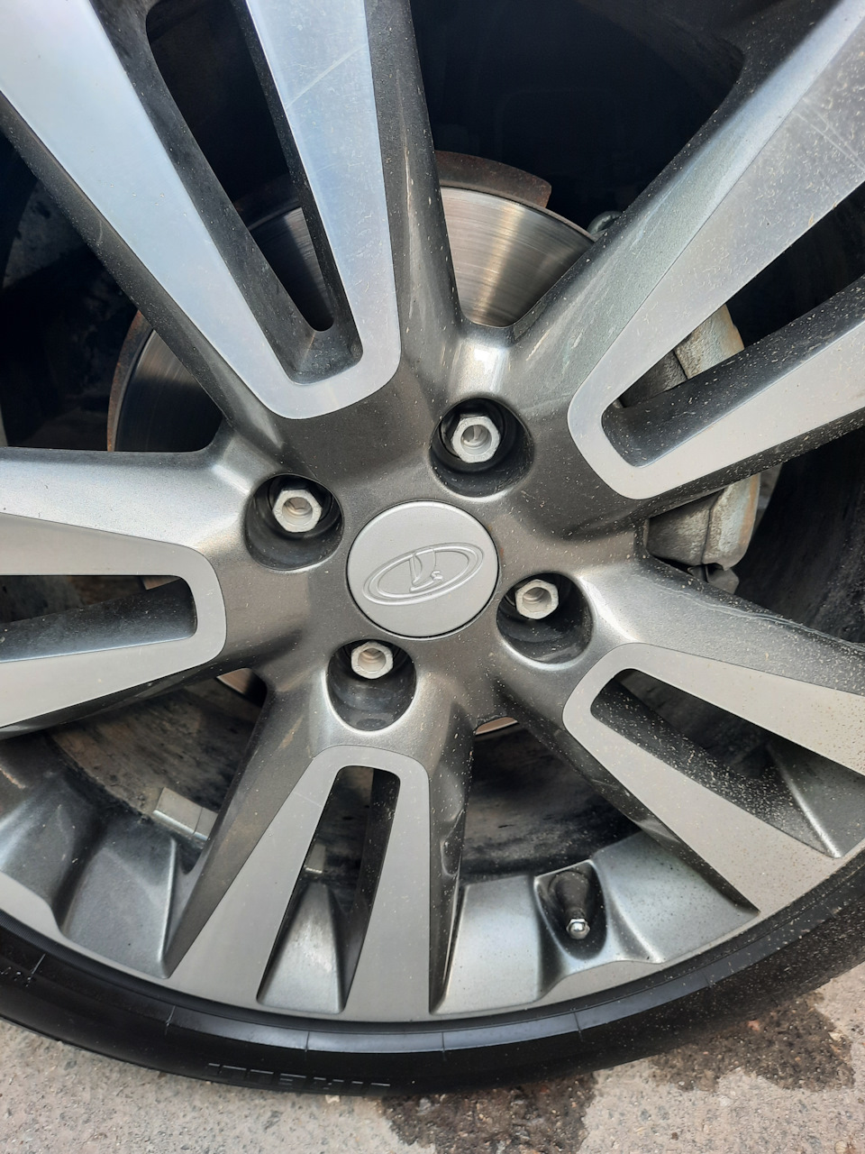 Обработка ступиц медной смазкой. — Lada Vesta SW Cross (1G), 1,6 л ...