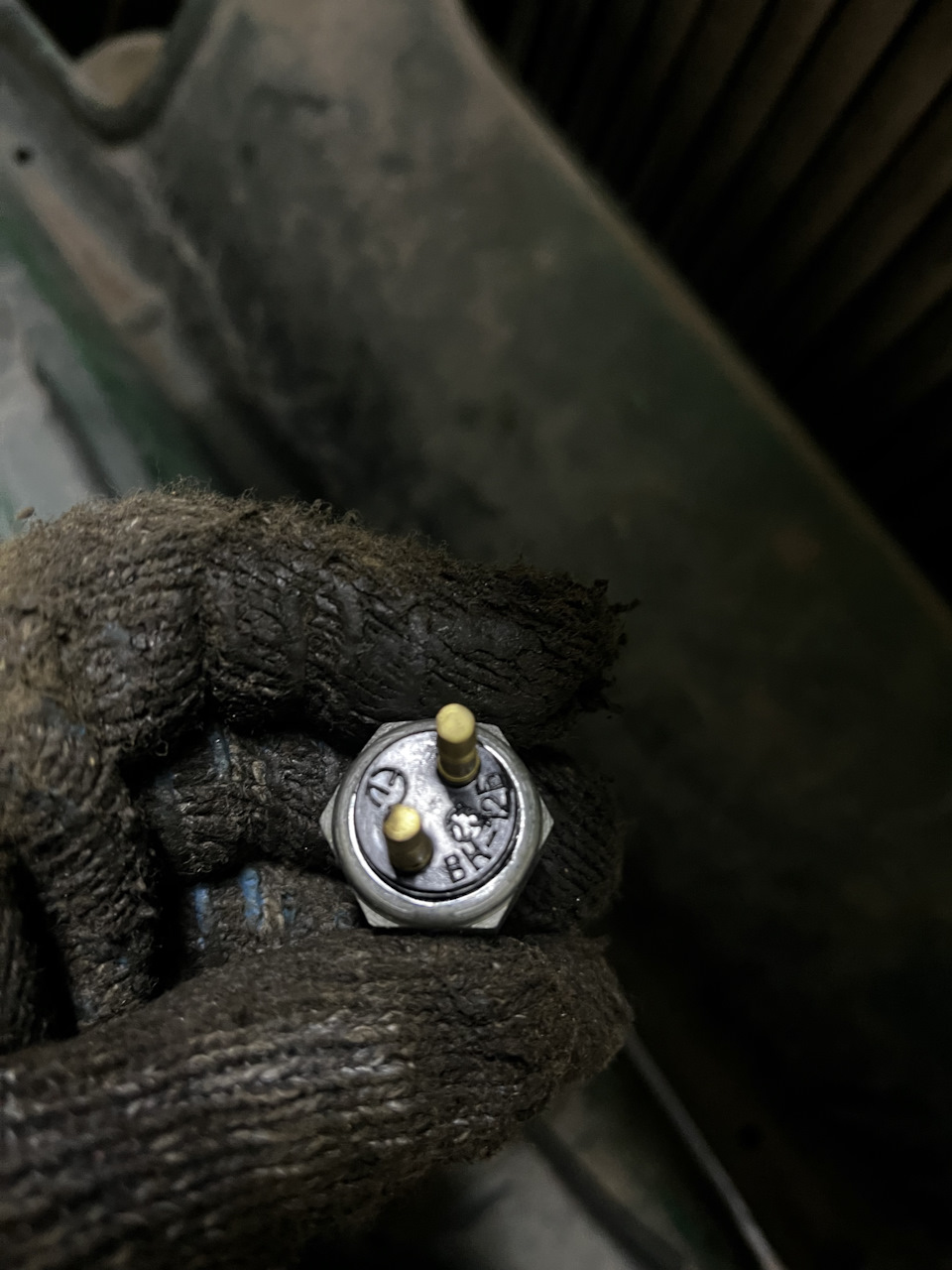 датчик тормоза ВК 12 Б — ГАЗ 21, 2,5 л, 1960 года | запчасти | DRIVE2