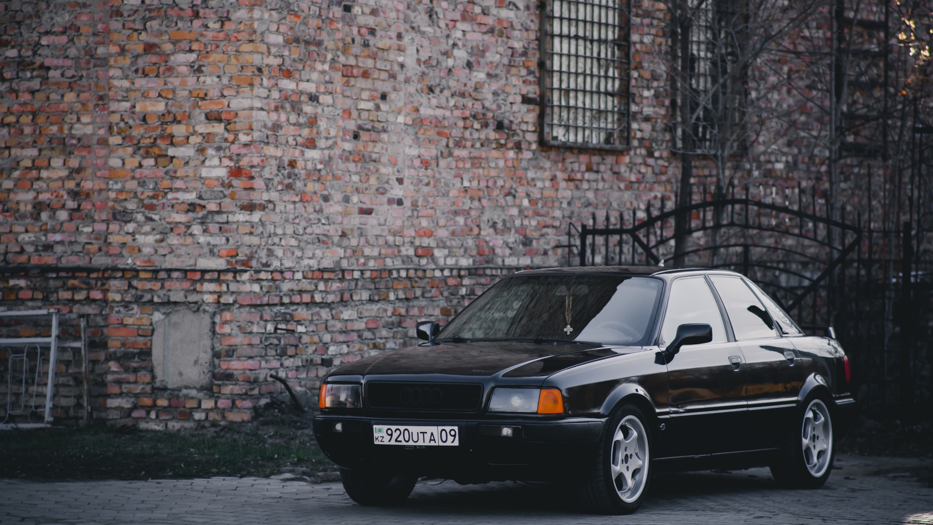 Audi 80 (B4) 2.0 бензиновый 1992 | Black edition на DRIVE2