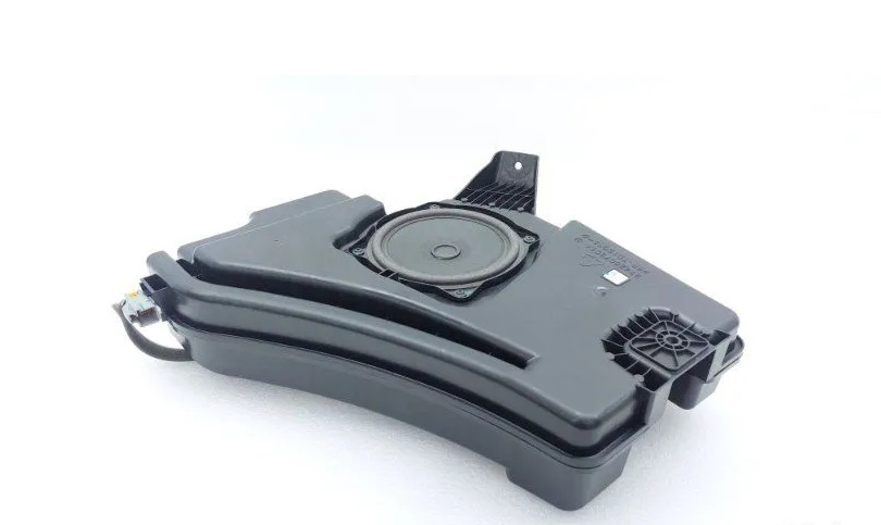 Штатный саб — Geely Monjaro