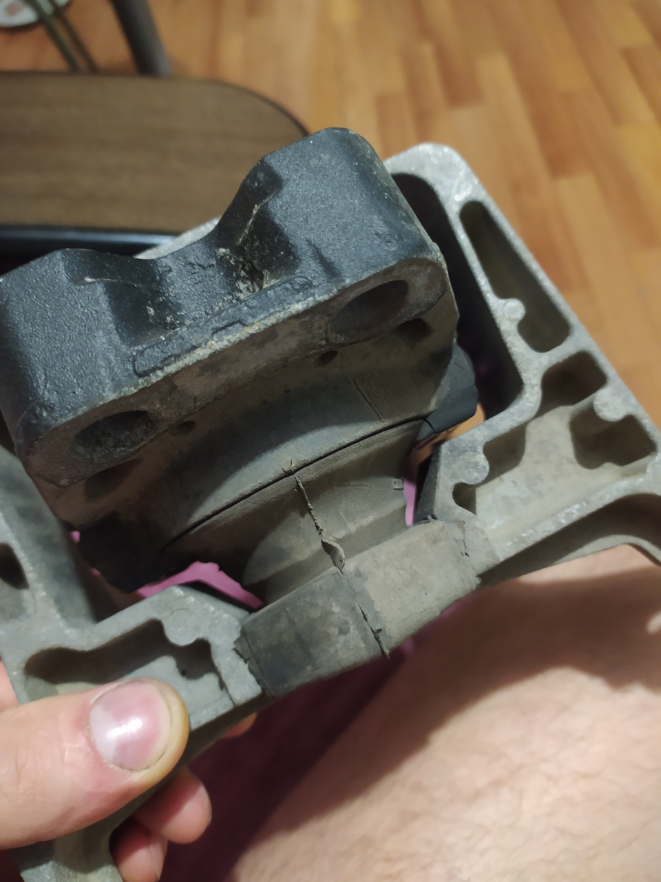 Замена правой подушки двигателя FF3 — DRIVE2