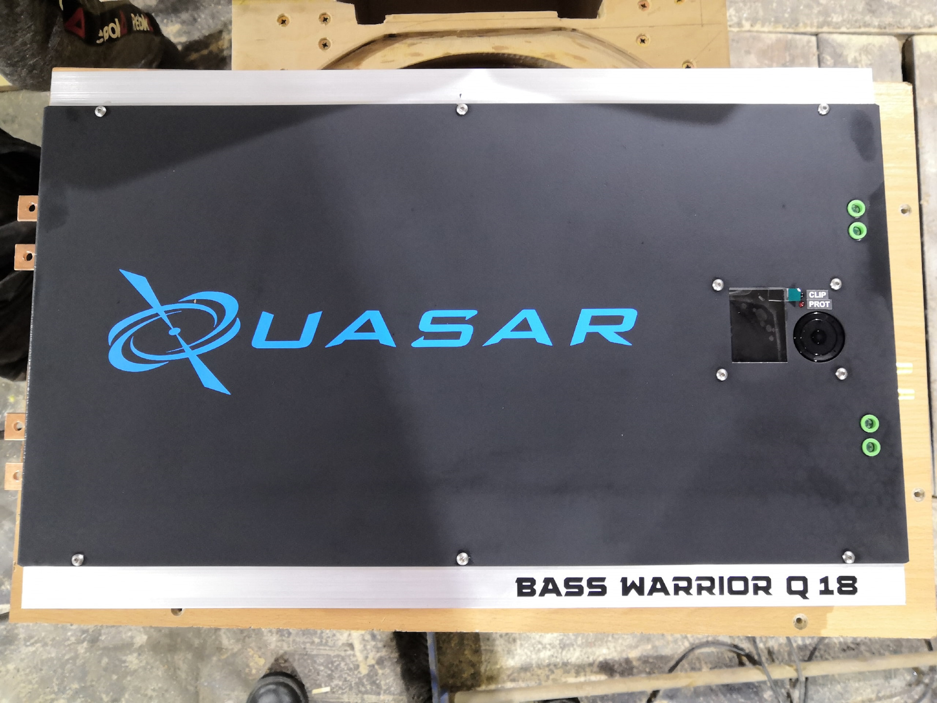 Bass warrior. Усилитель Quasar q30. Квазар автозвук. Квазар усилитель автозвук. Квазар динамики.