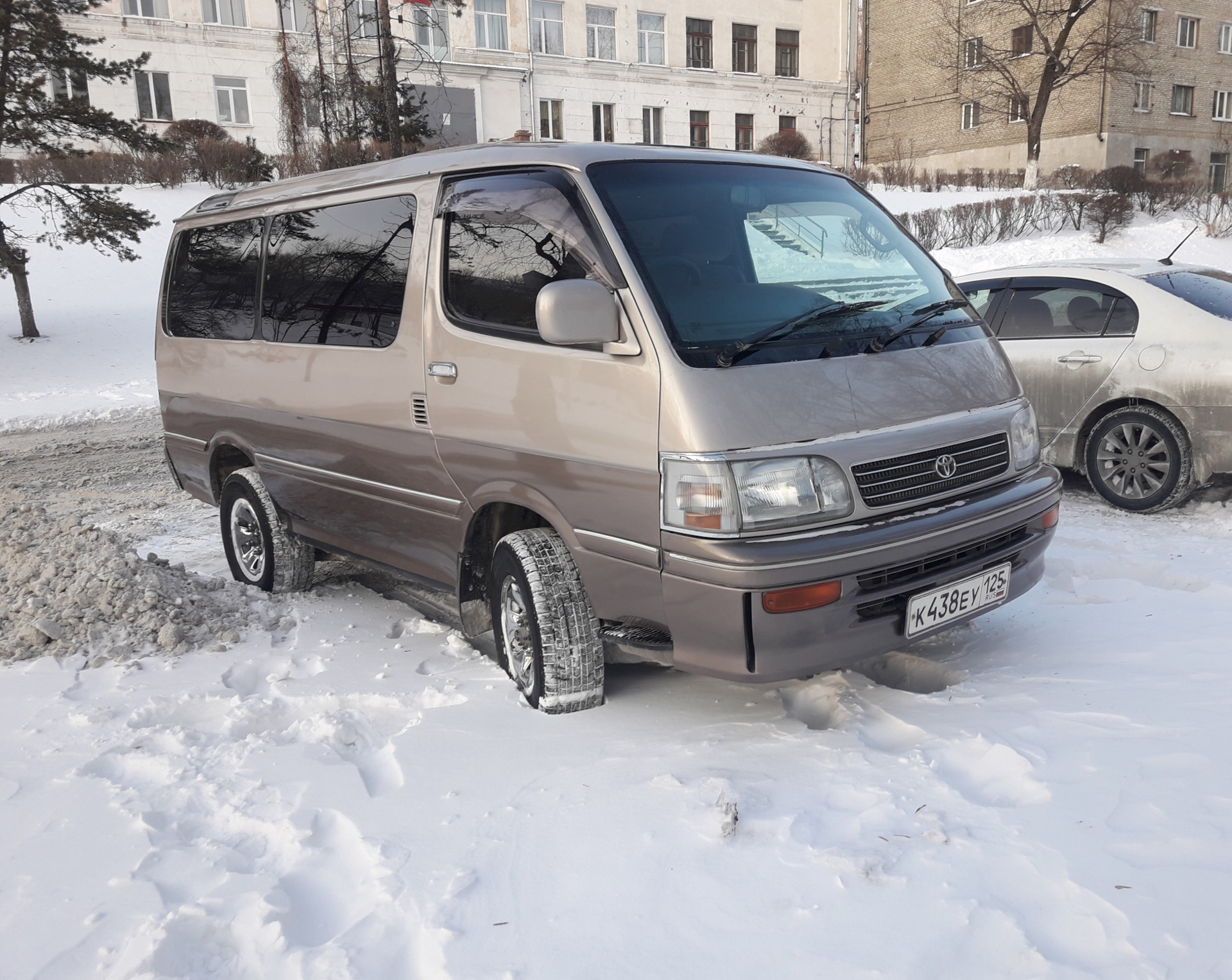 Toyota Hiace h100. Тойота Хайс 106. Тюнинг Хайс 106. Hiace Toyota 106 кузов лифт.