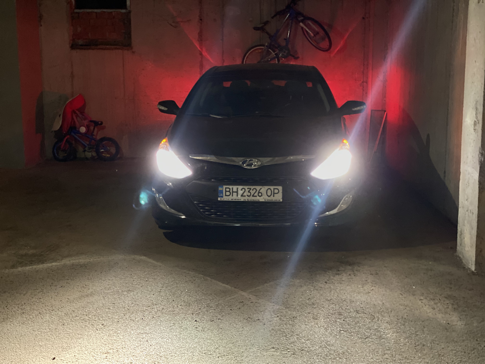 Свет hyundai sonata. Hyundai Sonata Hybrid лампочки сервиса. Hyundai Sonata Hybrid зажглась лампа.