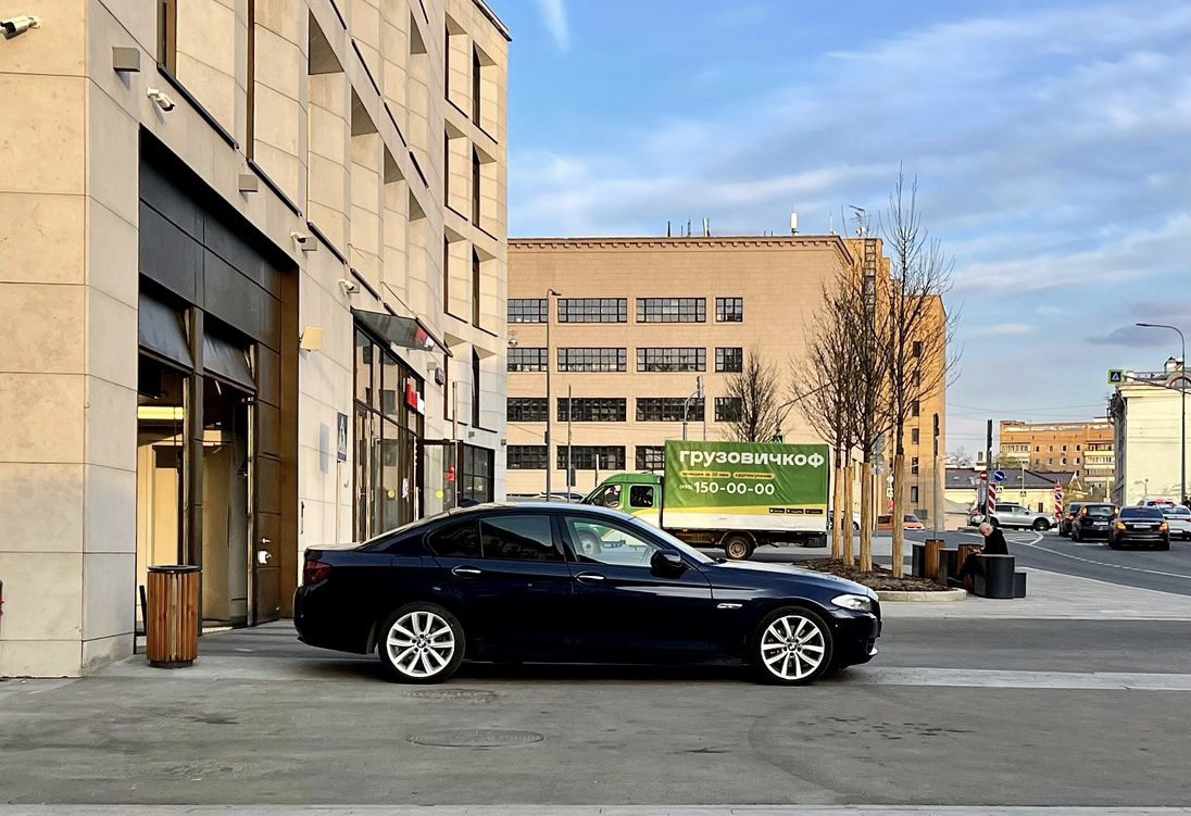 Замена лобового стекла с HUD + KAFAS2 — BMW 5 series (F10), 3 л, 2013 ...